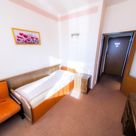 Hotel Vsacan Vsetín Εξωτερικό φωτογραφία